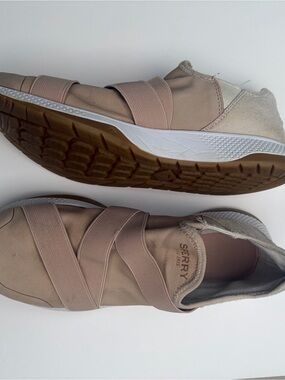 Sperry Women’s Leather Slip-On Sneakers – Size 8.5